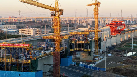 Kinh tế Trung Quốc tăng trưởng vượt dự kiến trong quý 4/2024