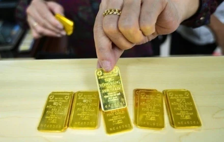 Giá vàng giảm mạnh không tưởng