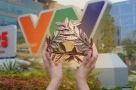 Cận cảnh chiếc Vòng nguyệt quyết dành cho nhà vô địch Đường lên đỉnh Olympia năm thứ 25