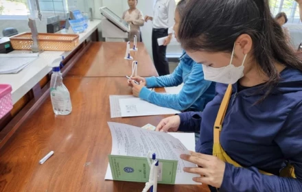 Đóng đủ 20 năm BHXH, nên đóng tiếp hay chờ nghỉ hưu thì tốt hơn?