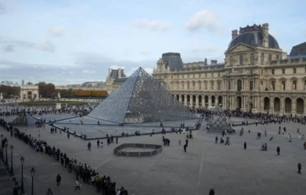 Hot! Pháp bắt nghi phạm vụ trộm 102 triệu USD trang sức từ bảo tàng Louvre