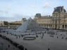 Hot! Pháp bắt nghi phạm vụ trộm 102 triệu USD trang sức từ bảo tàng Louvre