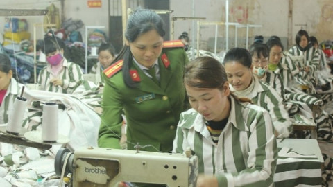 Ám ảnh kinh hoàng trong bộ quần áo tù nhân và bí mật ít ai biết