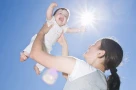 Người Việt đối mặt nguy cơ thiếu hụt vitamin D nghiêm trọng do tránh nắng quá mức