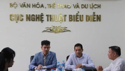 Điểm tên nghệ sĩ biểu diễn lệch chuẩn