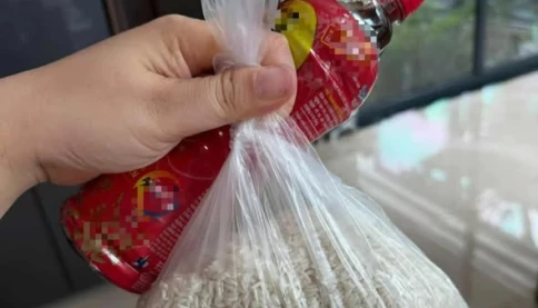 Nguyên nhân người dân nhận hỗ trợ nửa ký gạo, nửa chai nước ngọt sau bão