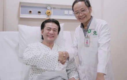 Sau cú đánh pickleball, nam diễn viên điển trai ngã quỵ xuống sân