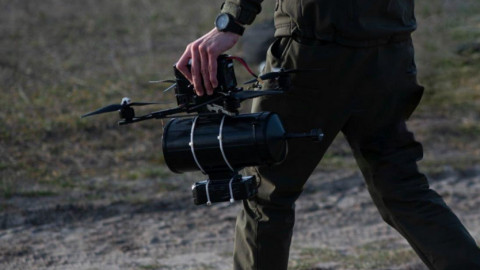 Vì sao Ukraine và Nga hốt hoảng tìm cách khắc chế drone cáp quang