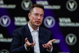 Elon Musk cho rằng không hẳn là điều xấu nếu AI đảm nhận hết công việc của con người và chúng ta có thể không cần đi làm nữa