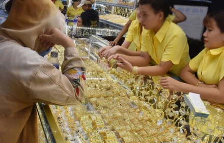 Giá vàng hôm nay 5-11: "Bốc hơi" rất mạnh