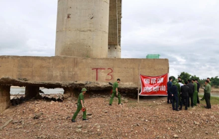 Vì sao công an Phú Thọ lập tức vào điều tra vụ hư hỏng trụ cầu sông Lô?