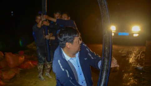 Nín thở xuyên đêm cứu hồ thủy lợi 1,7 triệu m³ nước có nguy cơ vỡ ở Lâm Đồng