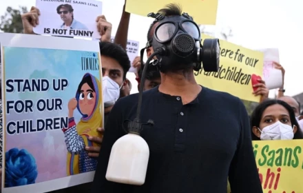 Quá ngột ngạt! Biểu tình đòi 'quyền hít thở' tại thủ đô Ấn Độ