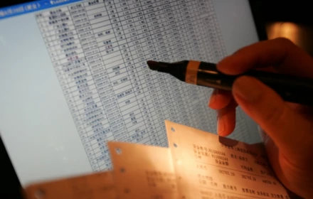 Vì sao tiền gửi kỳ hạn 3–5 năm đang biến mất ở Trung Quốc?