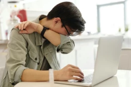 4 tác hại ít ai ngờ của việc dùng điều hòa thường xuyên, lưu ngay để mùa hè khỏe mạnh hơn nhé
