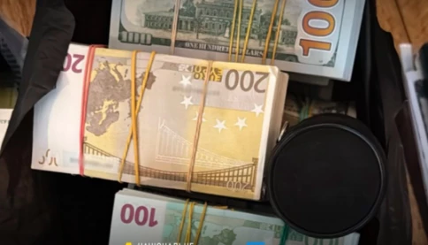 Bê bối tham nhũng 100 triệu USD rung chuyển chính trường Ukraine