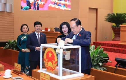 Chân dung tân Chủ tịch Phùng Thị Hồng Hà và các Phó Chủ tịch HĐND TP Hà Nội