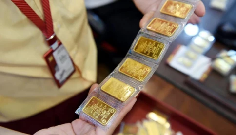 Vì sao giá vàng vọt tăng chót vót?