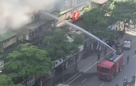 Hình ảnh cháy 'chuồng cọp' ở khu tập thể cũ Hà Nội