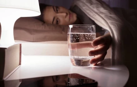 Uống nước trước khi ngủ, vì sao không nên?