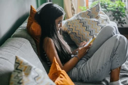 Tìm ra mối liên quan giữa "nghiện mạng xã hội" với rối loạn ăn uống