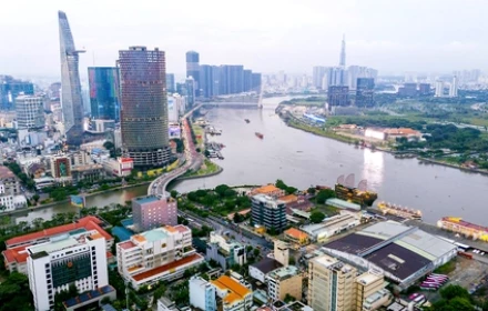 TPHCM MIỄN PHÍ bảo hiểm y tế cho học sinh và người trên 65 tuổi