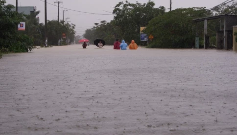 Đợt mưa lớn ở miền Trung sẽ vượt mức dự báo trước đó
