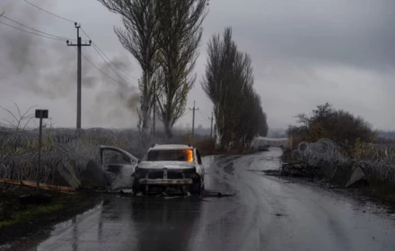 Đoàn xe bọc thép, xe tăng Nga ồ ạt đổ bộ qua sông trong sương mù, Ukraine phát hiện thì đã muộn