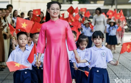 Lời chúc ngày 20/11 cho cô giáo ngắn gọn, ý nghĩa nhất 2025