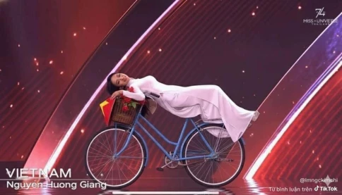 Bất ngờ trang phục dân tộc Hương Giang vừa trình diễn tại Hoa hậu Hoàn vũ 2025