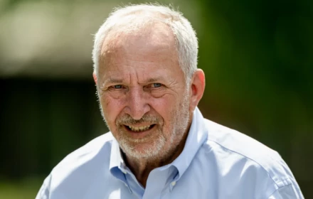 Bom tấn Epstein mở hàng: Cựu bộ trưởng tài chính và hiệu trưởng Harvard mất việc