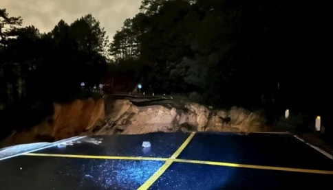 Đèo Prenn, đèo Mimosa đều sạt lở. Giờ ra vào Đà Lạt cách nào?