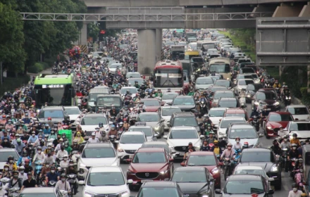 Hướng tới “xanh hóa” 100% phương tiện công cộng tại Hà Nội, TPHCM vào năm 2030