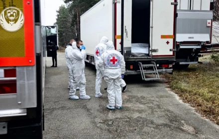 Ukraine và Nga tiến hành trao đổi thi thể binh lính theo "công thức" 1.000 đổi 30