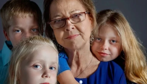 Vợ 68 tuổi lừa chồng để có thêm con