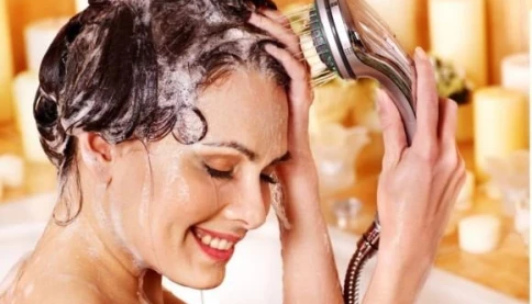 Nên tắm hay gội đầu trước? Làm ngược có thể rước bệnh!