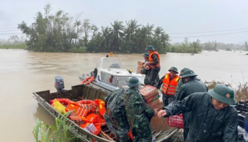 Hỗ trợ khẩn cấp 700 tỷ đồng cho 4 tỉnh khắc phục thiệt hại do mưa lũ