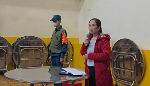 Cách tất cả các chức vụ trong Đảng đối với hiệu trưởng bị tố sử dụng thực phẩm bẩn