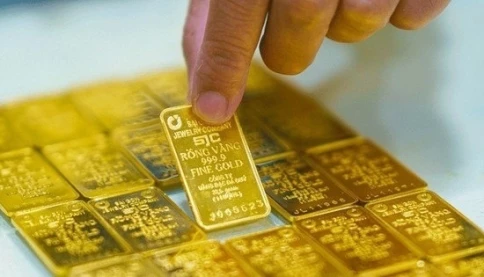 Vì sao người mua vàng lỗ nặng?