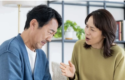 Trắng tay sau 30 năm đưa lương vợ giữ