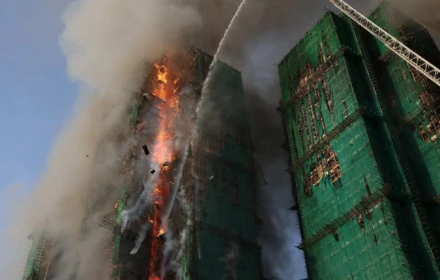 Quá đau lòng: 44 người chết, 279 người mất tích cháy chung cư Hong Kong