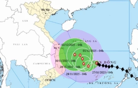 Bão số 15 mạnh lên 4 cấp, sẽ gây một đợt mưa lớn diện rộng cho Nam Trung Bộ