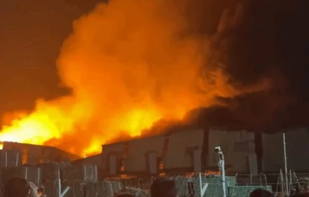 Cháy lớn tại công ty sản xuất bỉm, khăn giấy👇