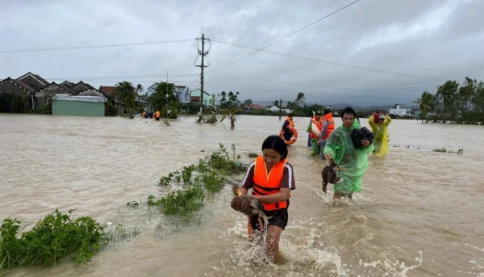 Thông tin "nóng" về chi trả bảo hiểm do thiệt hại bão lũ miền Trung: Có đơn vị bồi thường gần 300 tỷ đồng