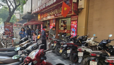 Giá vàng hôm nay mới nhất (30/11) tăng gần 5 triệu đồng/lượng trong tuần: "Mua bao nhiêu cũng có"