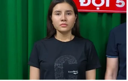 Cựu nữ tiếp viên hàng không Đinh Thị Thanh Tuyền và bạn trai ngoại quốc lập đường dây môi giới mại dâm bạc tỷ ở TPHCM