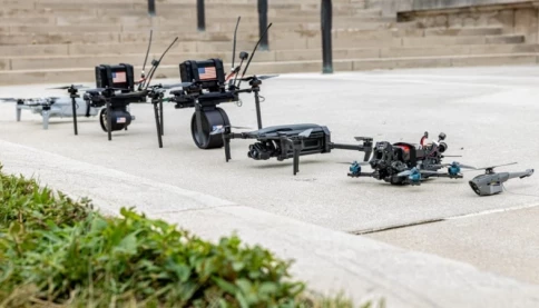 Lầu Năm Góc công bố kế hoạch mới trị giá 1 tỷ đô la để mua hàng trăm nghìn máy bay không người lái tấn công một chiều