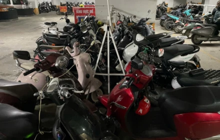 Lại thêm một chung cư ở Hà Nội cấm người dân gửi xe điện