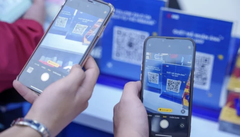 Một ngân hàng thực hiện thu phí chuyển tiền nhanh từ ngày 1/12