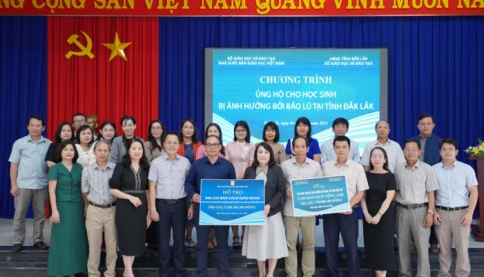 Tin vui: Hỗ trợ kịp thời trên 366 nghìn bản SGK cho học sinh vùng lũ